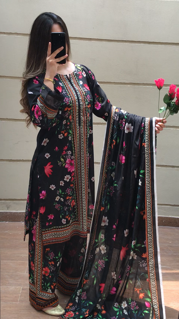 Black Floral Elegance